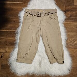 Vintage Low Rise Embellished Capris